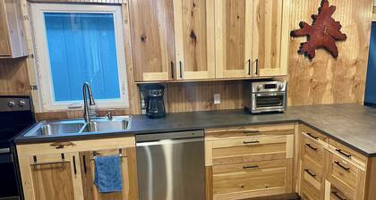 Summer escape to Mille Lacs!! Newly renovated kitchen!