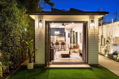 Quiet and Elegant Retreat for 4 Travelers