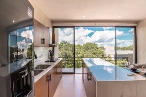 Private kitchen - Samadhi Top Floor Penthouse (Q.R.)