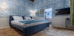 2 soverom, skrivebord, strykejern/-brett og wi-fi (inkludert)