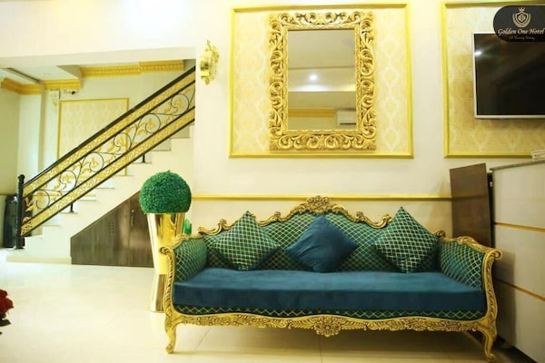 Golden One Hotel - Lahore