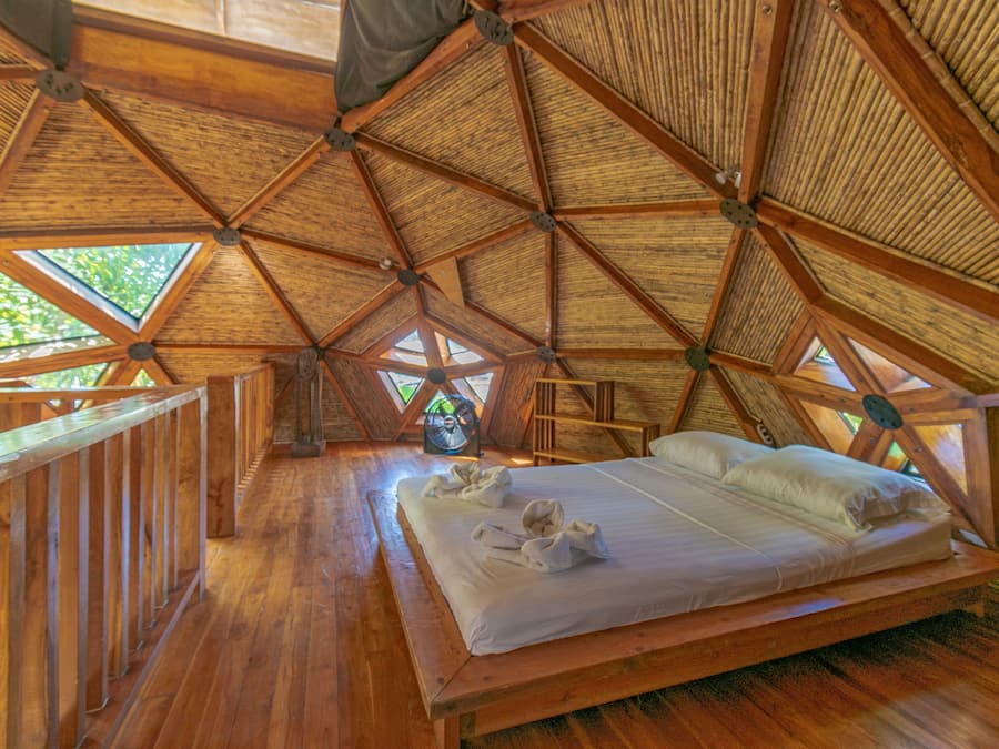 Egyptian cotton sheets, premium bedding, in-room safe, free WiFi