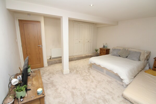 2 habitaciones, wifi gratis y ropa de cama