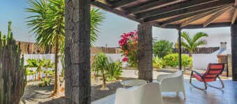 Villa Fedelian 2 (up to 12 people) garden heated swimming pool near the centre