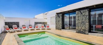 Villa Fedelian 2 with heated pool and garden
