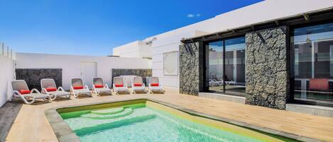 Piscine extérieure, piscine chauffée