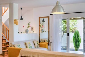 Smart-tv en een tafeltennistafel