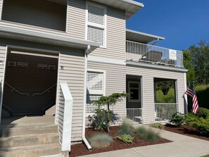 المنشأة من الخارج