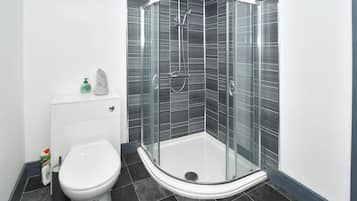 Deluxe Double Room, Shared Bathroom (with TV) | Bathroom