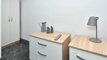Deluxe Double Room, Shared Bathroom (with TV) | 1 bedroom