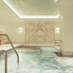 Couples treatment rooms, sauna, steam room, body treatments