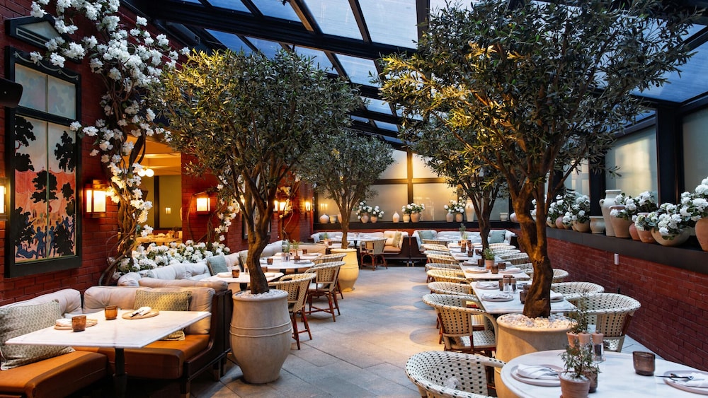 Fouquet's New York by null