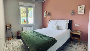 1 slaapkamer, een strijkplank/strijkijzer, reisbedje, gratis wifi