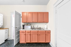 冰箱、微波炉、烤箱、炉灶