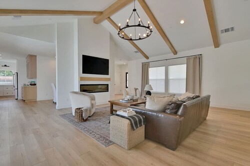 The Modern Farmhouse on an Acre