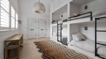 4 chambres, fer et planche à repasser, Wi-Fi, literie fournie