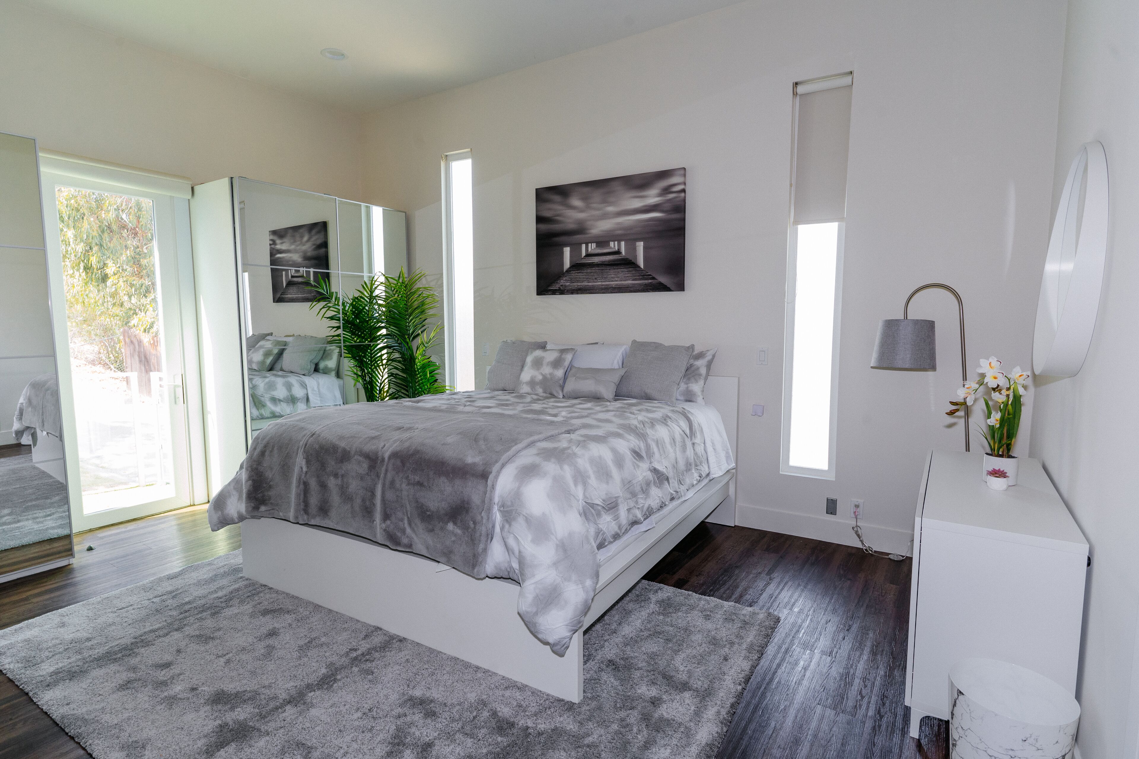 New Modern Home w/ Patio Deck View - Close To Beach in Simi Valley, United States