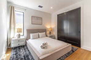 3 bedrooms, desk, iron/ironing board, WiFi