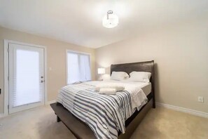 4 Schlafzimmer, Bügeleisen/Bügelbrett, WLAN, Bettwäsche