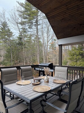Outdoor dining - Conway Cozy Getaway Home (Conway)