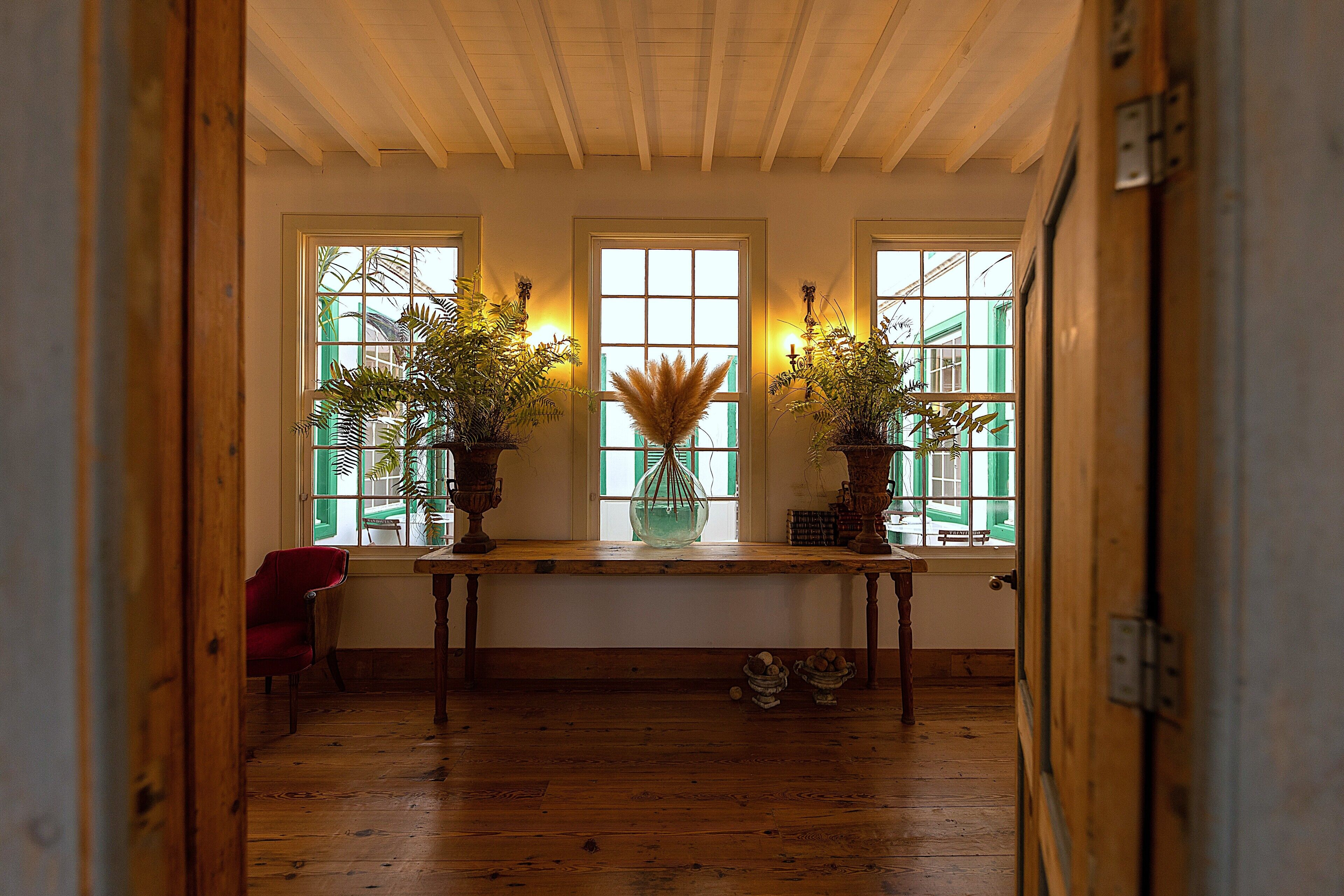 المنشأة من الداخل