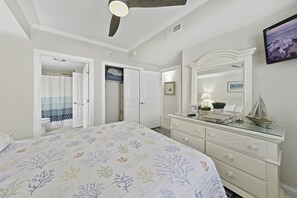 3 bedrooms, iron/ironing board, travel crib, free WiFi