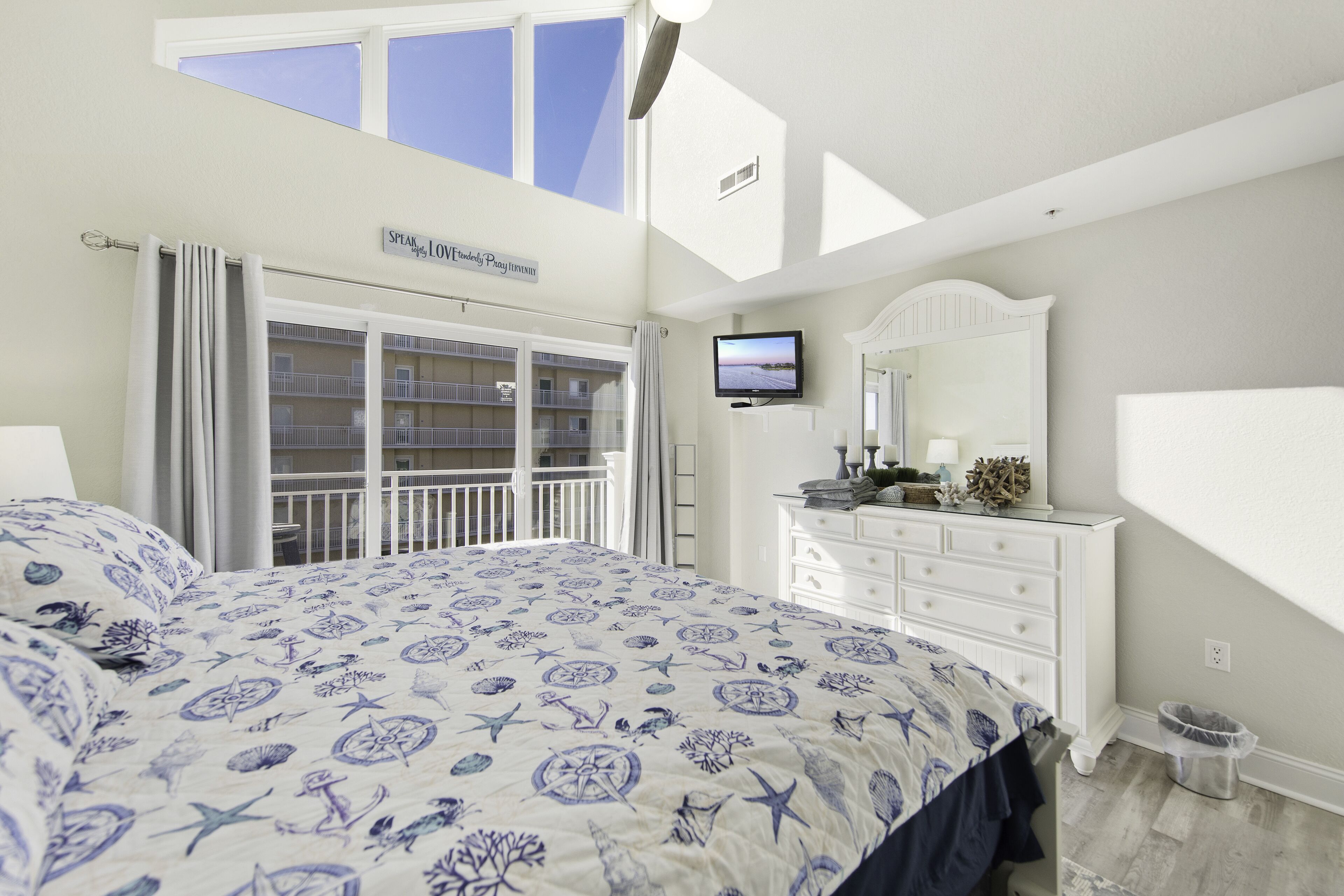 3 bedrooms, iron/ironing board, travel crib, free WiFi