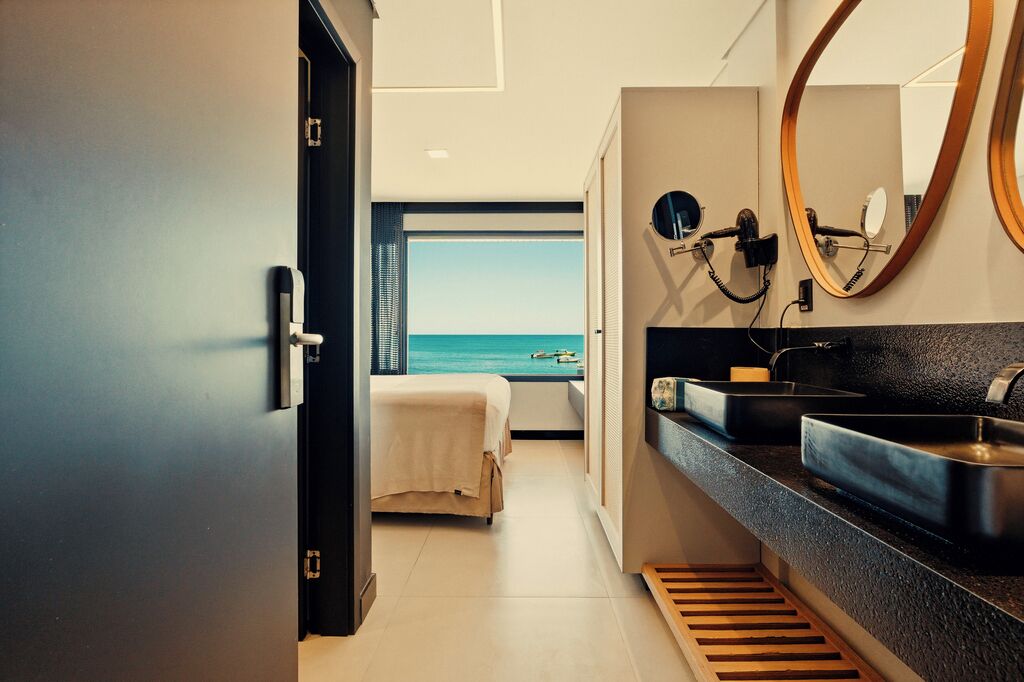 Minibar y caja de seguridad en la habitación 