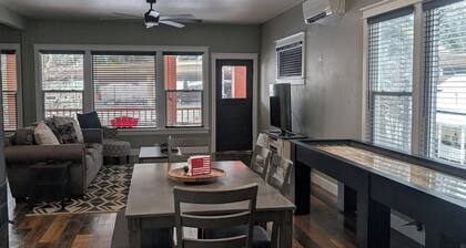 Cozy, remodeled townhome retreat in downtown Historic Wallace!