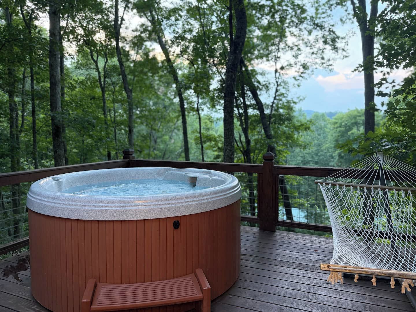 Jacuzzi with views!