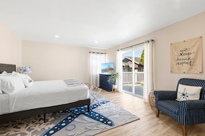 4 bedrooms, desk, iron/ironing board, travel crib