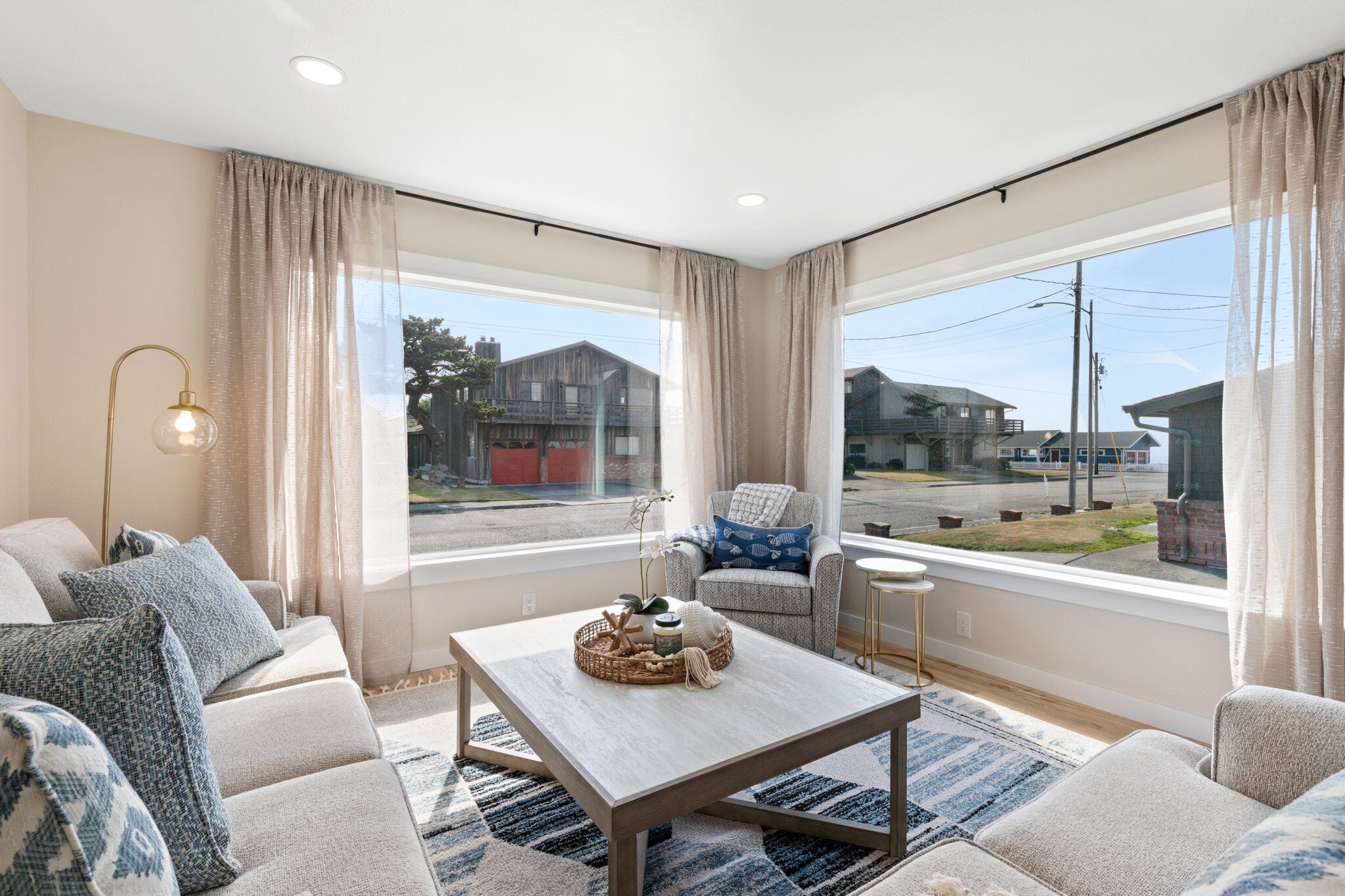 Smart-TV, Tischfußball, Tischtennisplatte