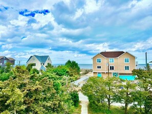 Exterior - STEPS TO BEACH. PET-FRIENDLY. LINENS INCLUDED. (Milton)