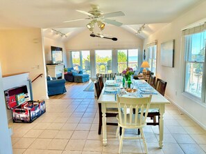 Dining - STEPS TO BEACH. PET-FRIENDLY. LINENS INCLUDED. (Milton)