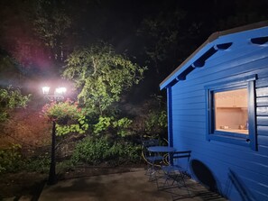 تناول الطعام بالخارج