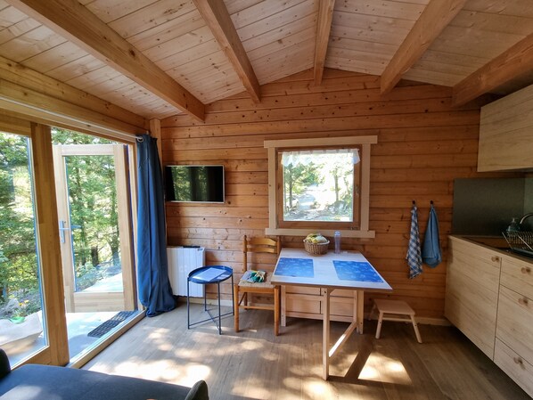 المنشأة من الداخل