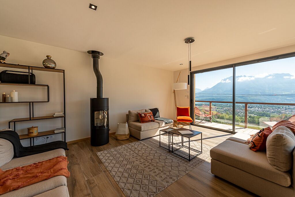 Télévision, table de tennis de table