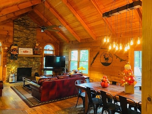 Living area - Rumrunner's Retreat-Getaways PCB Retreat (Gatlinburg)