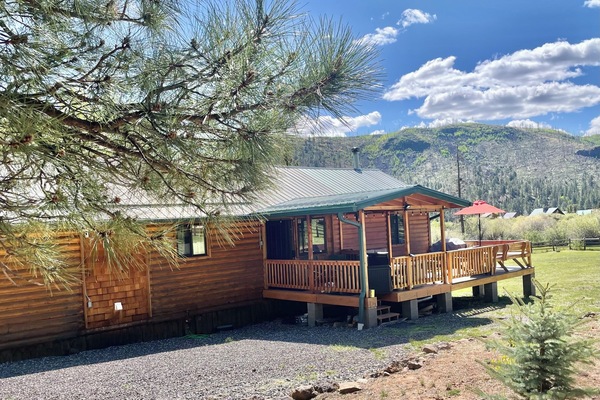 Large deck looking into the Greer canyon