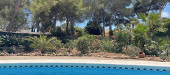 Charming little villa with private pool. Sleeps 4. 5 minutes from Moraira beach