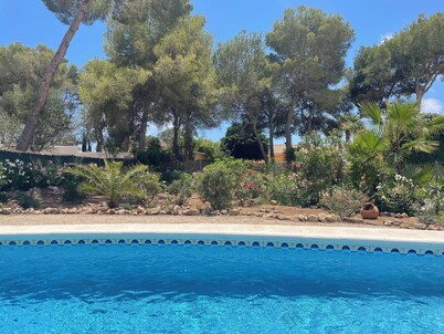 Charming little villa with private pool. Sleeps 4. 5 minutes from Moraira beach
