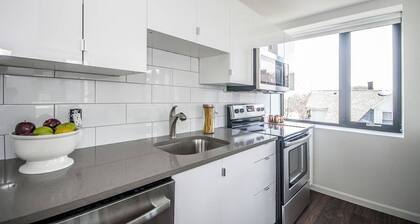 Newly furnished 1 bed, steps to Boston's restaurants, museums, hospitals, Fenway