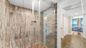 Combined shower/tub, towels - “Edgewater Beach Resort 3BR/3BA Gulf-Front Condo | Sleeps 10 | Pool, Tiki Bar (Panama City Beach)