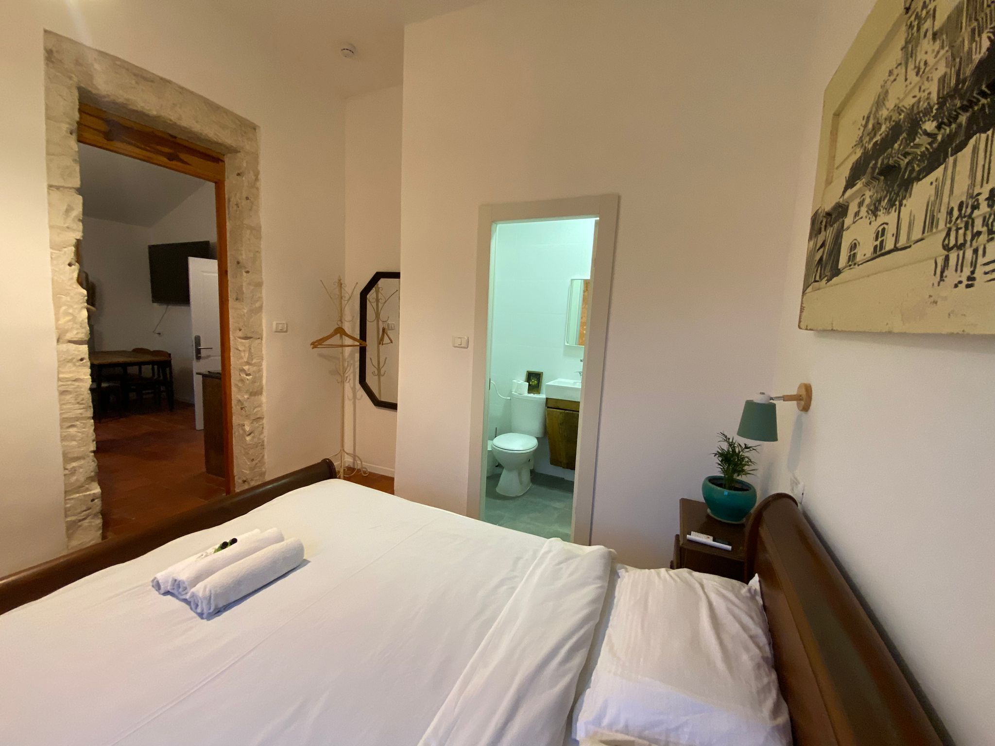 Suihku, pyyhkeet, saippua, sampoo