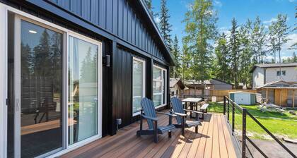 Beautiful Modern Lakehouse with partial lake view