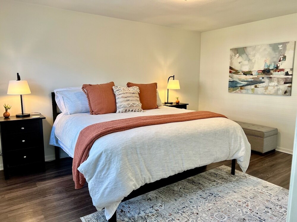 Beautiful self contained apartment downtown Lake Bluff Lake Bluff