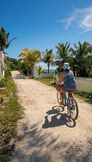 Bicycling - Costa Nube (Caye Caulker)