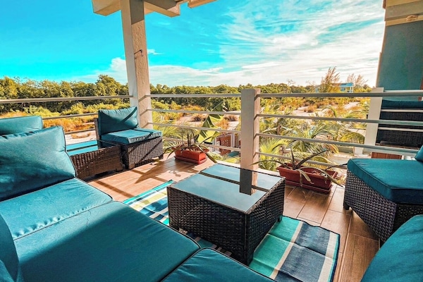 Sunrise King Suite 360 degree views of island from roof top | Terrass/Patio