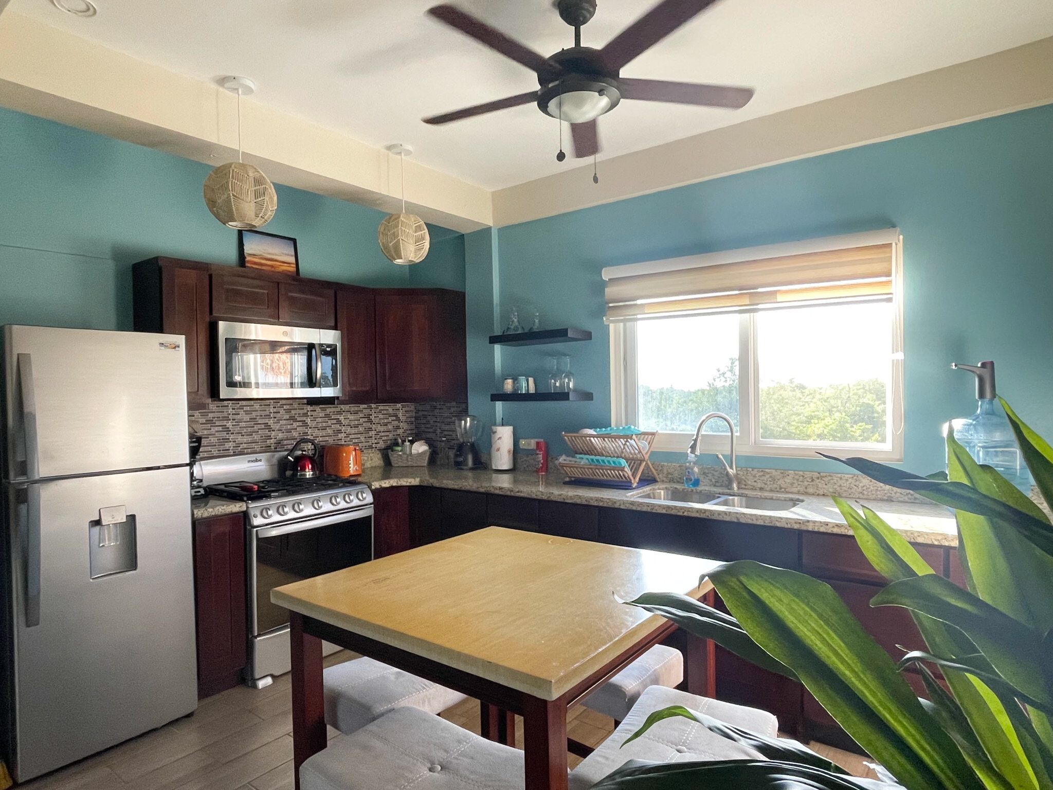 Panoramic Penthouse | Living area | 43-inch flat-screen TV with digital channels, Netflix