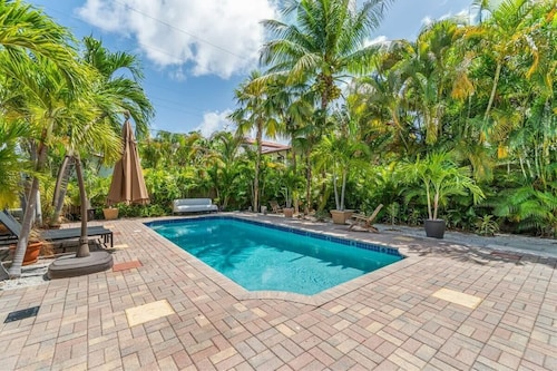 Miramar Villa by Rove Travel | Heated Pool, Beach